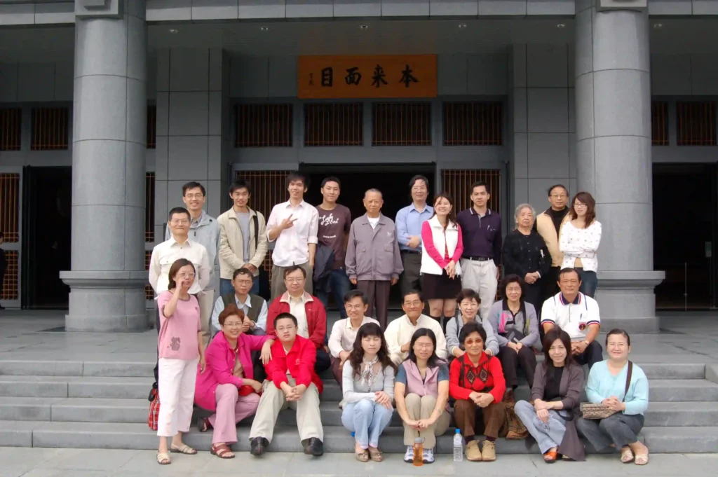 2006 年 11 月 25 日法鼓山參訪及淡水一日遊。