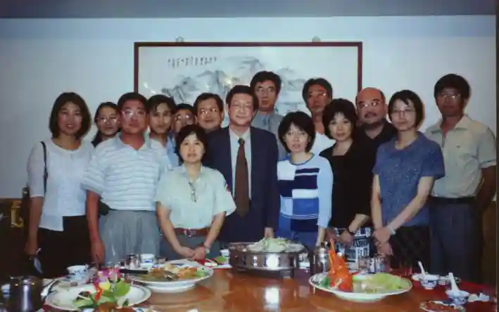 2001 年 6 月 14 日金門縣東吳大學校友會成立大會。
